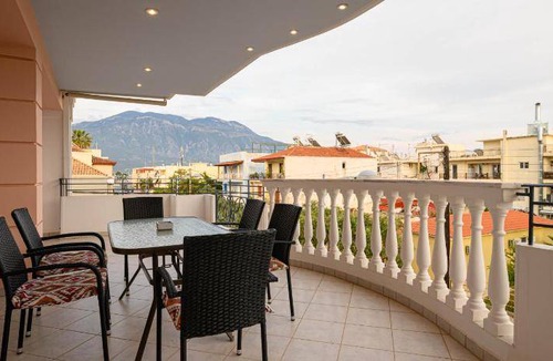 Kalamata Marina Apartment | 137 m² Apartment ∙ 3 bedrooms ∙ 6 guests