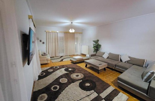 Alimos Apartment | 140 m² Apartment ∙ 2 bedrooms ∙ 12 guests