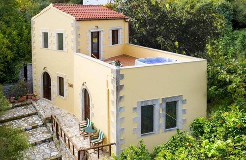 Maheri House | 140 m² House ∙ 2 bedrooms ∙ 5 guests