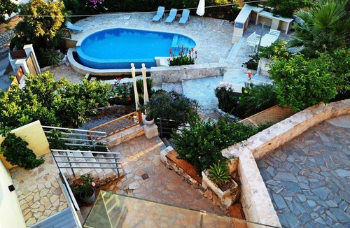 Drapanos House | 140 m² House ∙ 4 bedrooms ∙ 8 guests