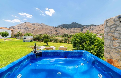 Kolymbia House | 140 m² House ∙ 4 bedrooms ∙ 10 guests