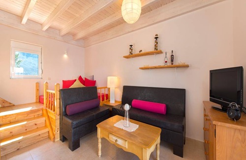 Kolymbia House | 140 m² House ∙ 4 bedrooms ∙ 11 guests