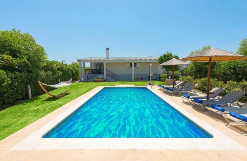 Gennadi House | 140 m² House ∙ 4 bedrooms ∙ 8 guests