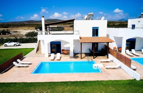 Prassonissi House | 140 m² House ∙ 4 bedrooms ∙ 8 guests