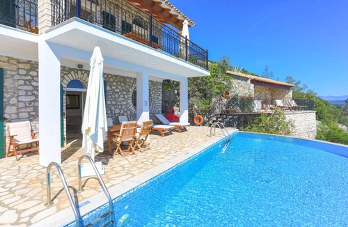 Katavolos Villa | 140 m² Villa ∙ 3 bedrooms ∙ 7 guests