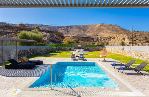 Lardos Villa | 140 m² Villa ∙ 3 bedrooms ∙ 8 guests