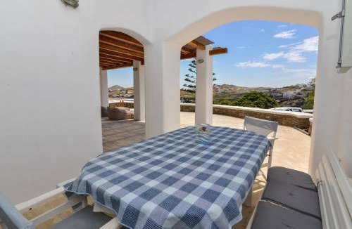 Ano Mera Villa | 140 m² Villa ∙ 4 bedrooms ∙ 7 guests