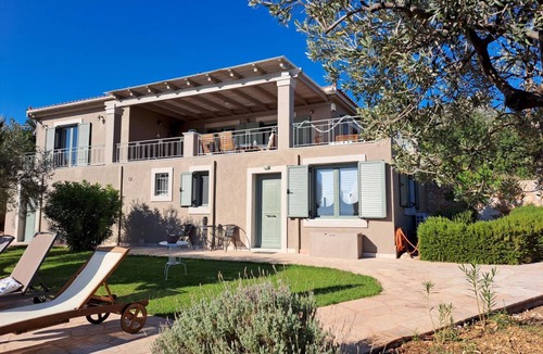 Kilada House | 146 m² House ∙ 4 bedrooms ∙ 8 guests
