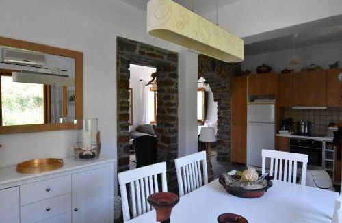 Vourkari House | 148 m² House ∙ 3 bedrooms ∙ 6 guests