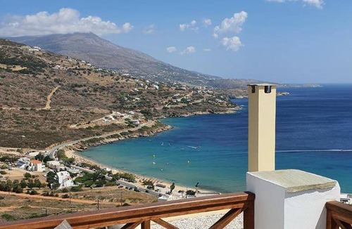 Gavrio House | 150 m² House ∙ 3 bedrooms ∙ 127 guests