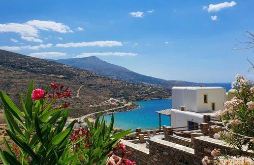 Gavrio House | 150 m² House ∙ 3 bedrooms ∙ 127 guests