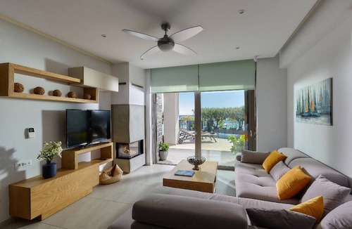 Koutsouras House | 150 m² House ∙ 5 bedrooms ∙ 13 guests
