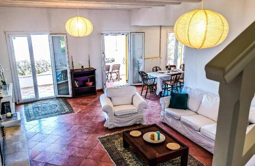 Apraos Villa | 150 m² Villa ∙ 3 bedrooms ∙ 6 guests