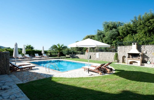Dassia Villa | 150 m² Villa ∙ 4 bedrooms ∙ 10 guests