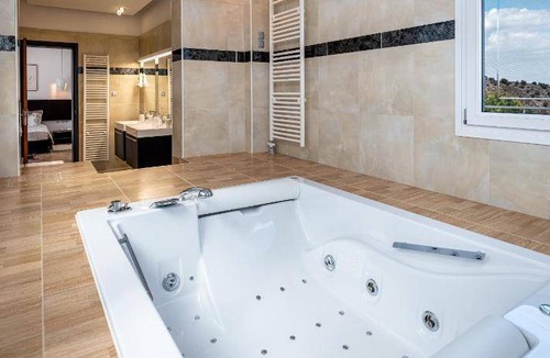 Dikaio Villa | 155 m² Villa ∙ 3 bedrooms ∙ 9 guests
