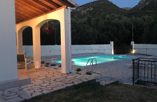 Petaleia House | 160 m² House ∙ 3 bedrooms ∙ 6 guests