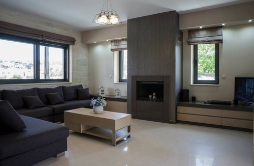 Almyrida House | 160 m² House ∙ 4 bedrooms ∙ 8 guests