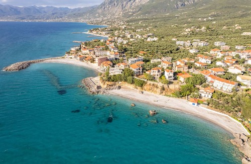Avia House | 160 m² House ∙ 4 bedrooms ∙ 12 guests