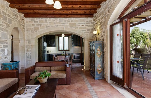 Adelianos Kampos Villa | 160 m² Villa ∙ 3 bedrooms ∙ 6 guests