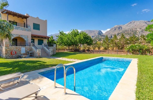 Fragkokastello Villa | 160 m² Villa ∙ 2 bedrooms ∙ 5 guests