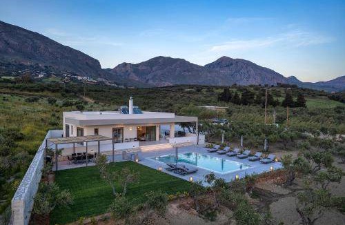 Lefkogeia Villa | 160 m² Villa ∙ 4 bedrooms ∙ 9 guests