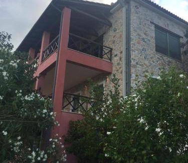 Agia Villa | 160 m² Villa ∙ 4 bedrooms ∙ 9 guests