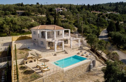 Paxos Villa | 160 m² Villa ∙ 4 bedrooms ∙ 8 guests
