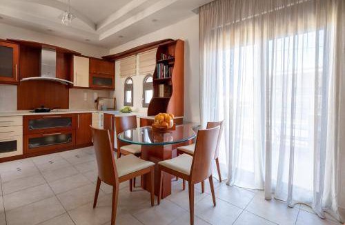 Gennadi House | 165 m² House ∙ 3 bedrooms ∙ 6 guests