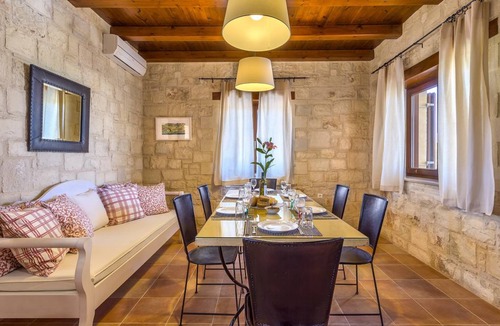 Rapaniana Villa | 165 m² Villa ∙ 4 bedrooms ∙ 9 guests