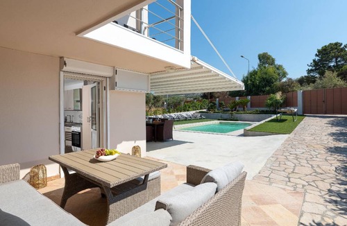 Kamiros House | 170 m² House ∙ 4 bedrooms ∙ 8 guests