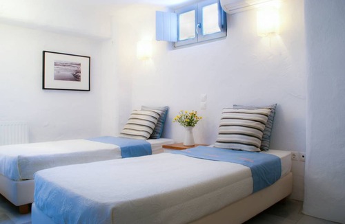 Paros House | 175 m² Finca ∙ 3 bedrooms ∙ 8 guests