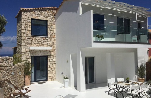 Varvara House | 176 m² House ∙ 1 bedroom ∙ 4 guests