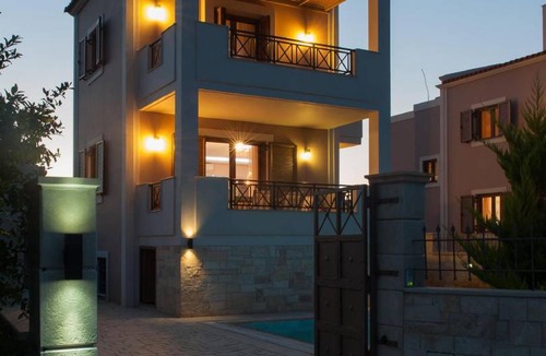 Adele House | 180 m² House ∙ 3 bedrooms ∙ 6 guests