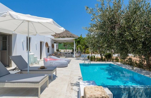 Pefkos House | 180 m² House ∙ 4 bedrooms ∙ 8 guests