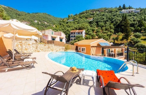 Katavolos Villa | 180 m² Villa ∙ 3 bedrooms ∙ 8 guests