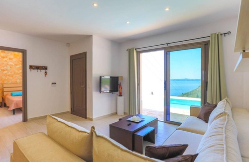Agni Villa | 180 m² Villa ∙ 4 bedrooms ∙ 9 guests