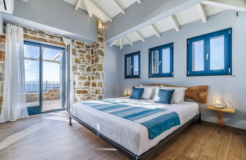 Glossa Villa | 180 m² Villa ∙ 4 bedrooms ∙ 8 guests
