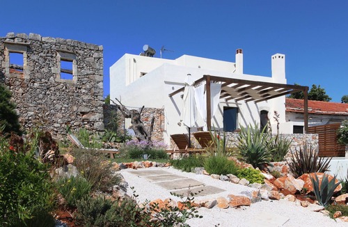 Kefalas Villa | 1891 Home Epitomizes Relaxation With Magical Views In The Heart Of The Village