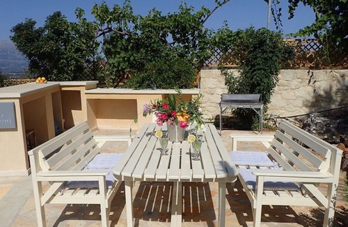 Drapanos Apartment | 2 apartments sharing garden and pool