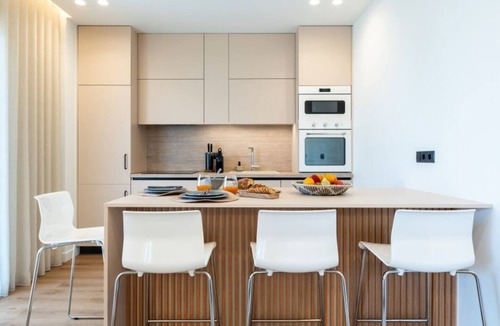 Voula Apartment | 2-BD Luxury Apt Sea View Balcony near the beach