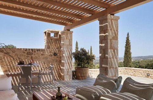 Kapsaliana Hotel | 200 m² Hotel ∙ 4 bedrooms ∙ 127 guests
