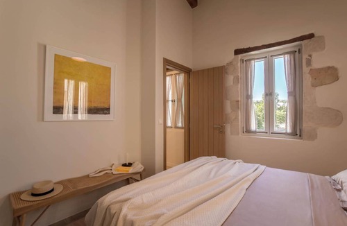 Adele House | 200 m² House ∙ 4 bedrooms ∙ 12 guests