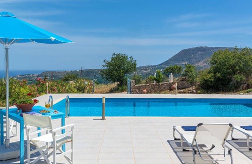 Douliana House | 200 m² House ∙ 4 bedrooms ∙ 8 guests