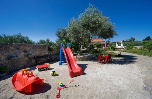Litsarda House | 200 m² House ∙ 4 bedrooms ∙ 10 guests