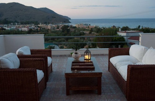 Mathes House | 200 m² House ∙ 4 bedrooms ∙ 10 guests