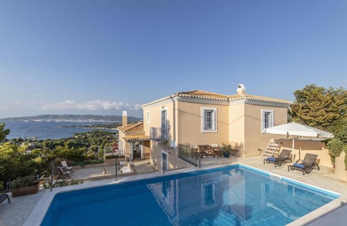 Agios Emilianos Villa | 200 m² Villa ∙ 4 bedrooms ∙ 10 guests