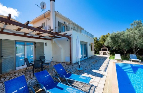 Kavallos Villa | 200 m² Villa ∙ 2 bedrooms ∙ 4 guests