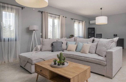 Gaitanion Villa | 200 m² Villa ∙ 3 bedrooms ∙ 8 guests