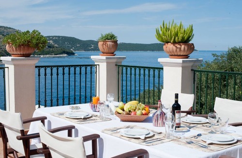 Kassiopi Villa | 200 m² Villa ∙ 4 bedrooms ∙ 8 guests