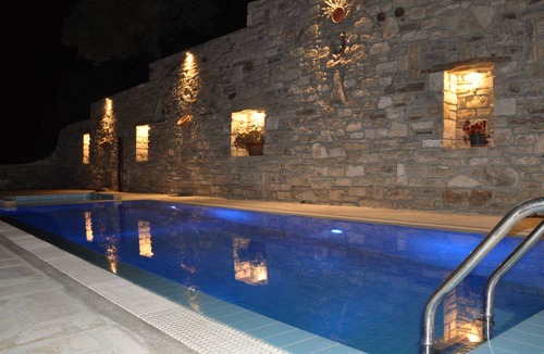 Pitsidia Villa | 200 m² Villa ∙ 4 bedrooms ∙ 8 guests